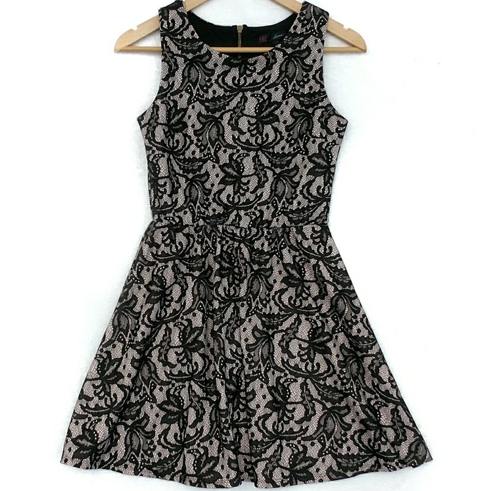 ❤️ 5/$25 Black Lace Fit Flare Skater Dress