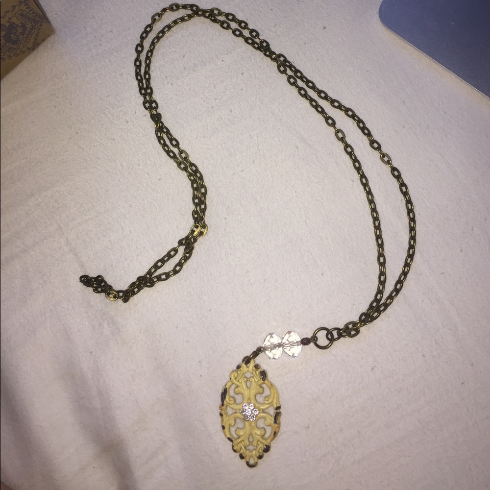pendant necklace