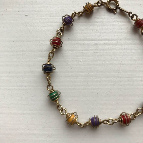 Colorful gold wire caged bead bracelet - Picture 3 of 6