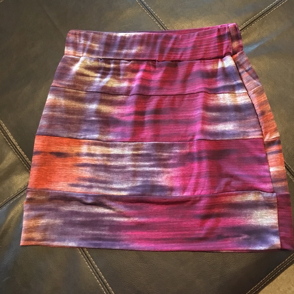 Multi color mini skirt