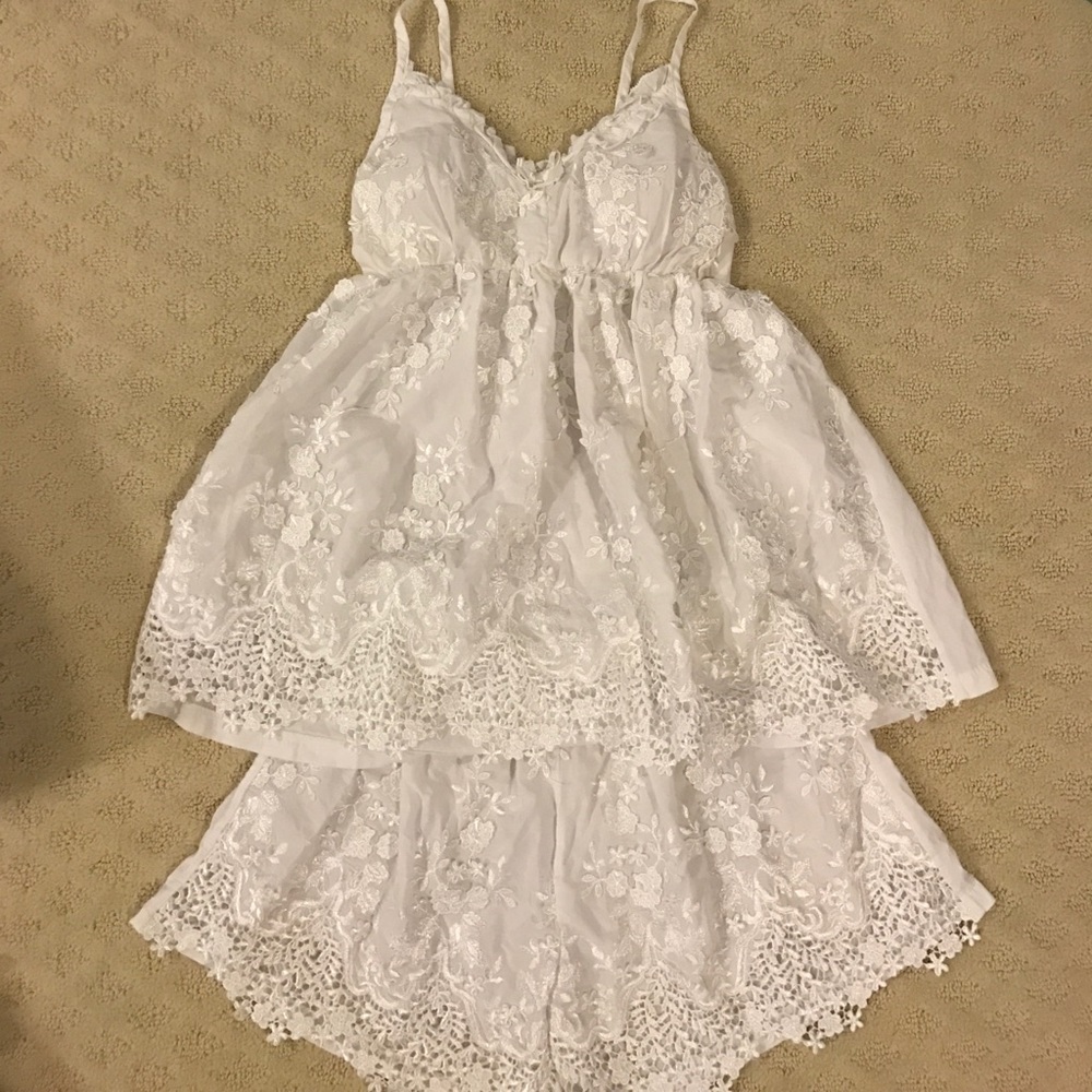 Lace sleep top with padding and bottom