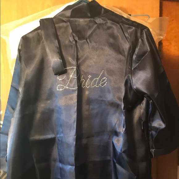 Bride robe - Picture 2 of 4