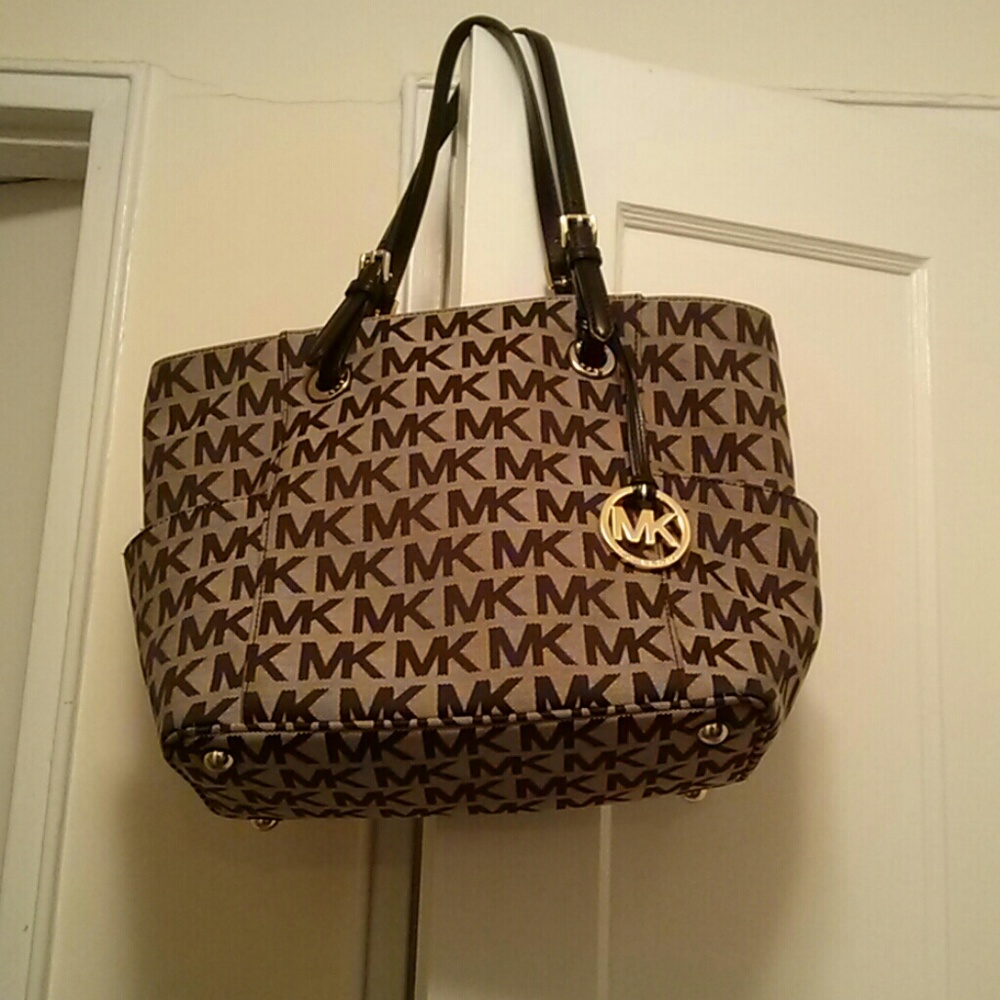 Michael kor purse