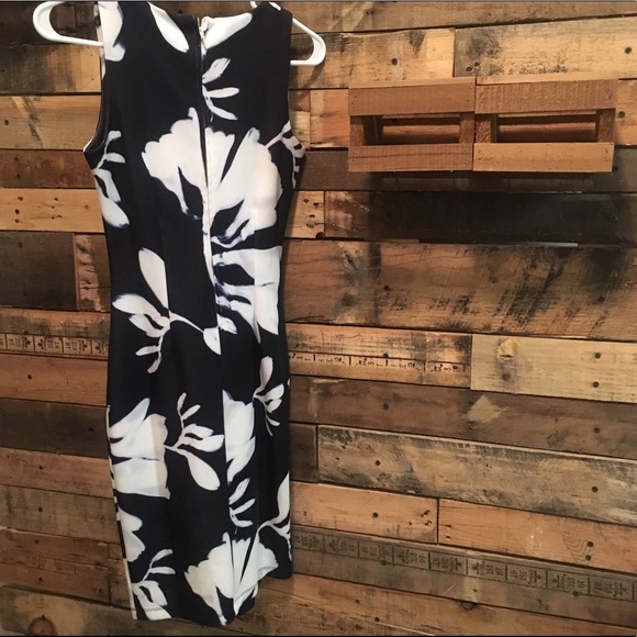 H&M Fitted Floral Dress - Picture 2 of 3