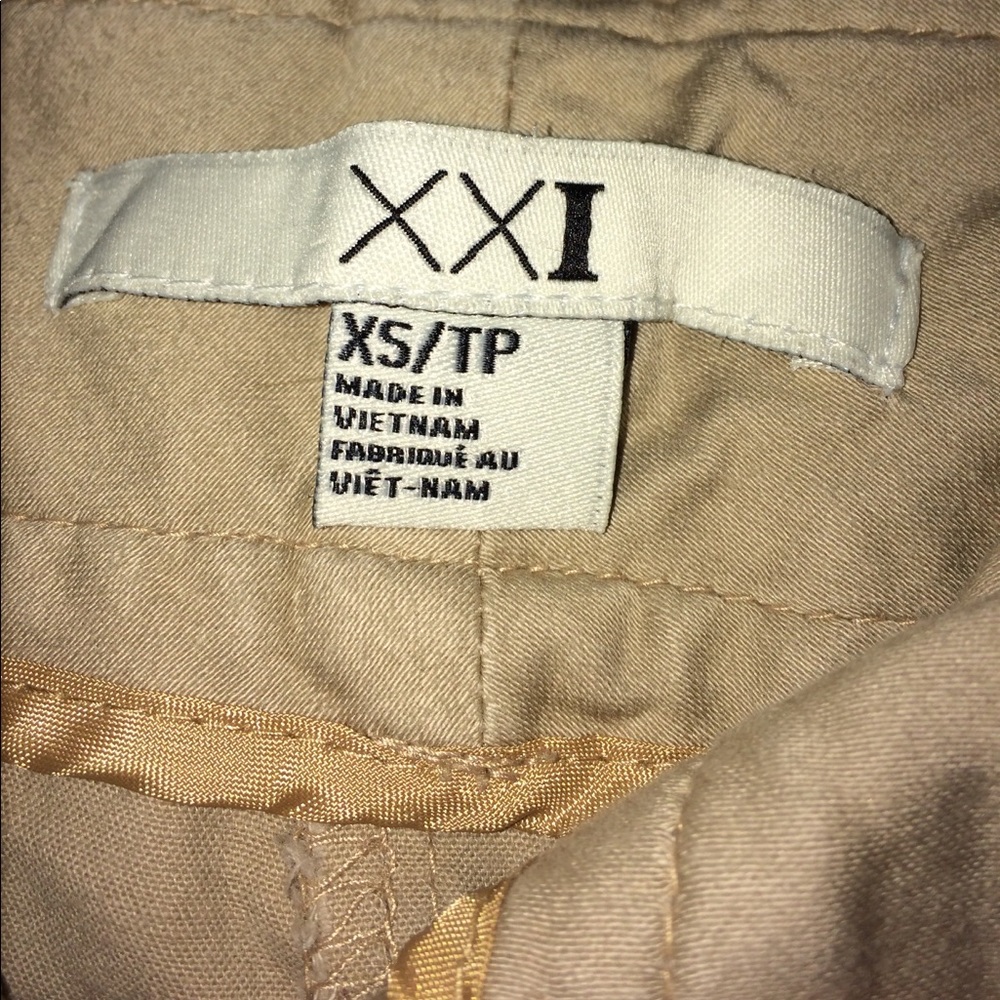 Shorts - Picture 3 of 3