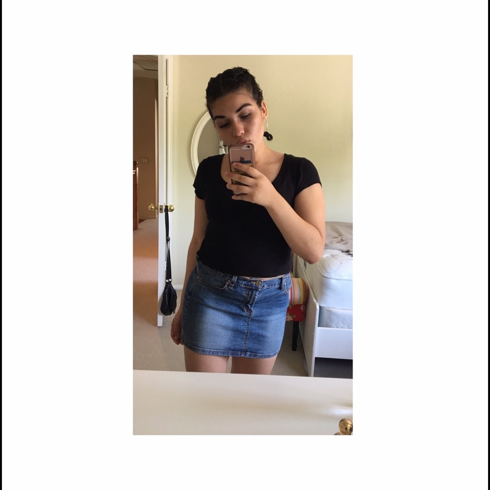 Meet your Posher, Larissa