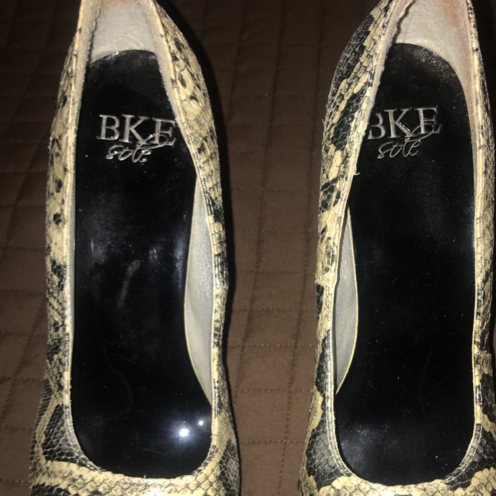 Shoes - Picture 2 of 2