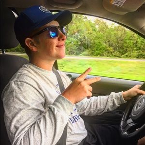 Meet your Posher, Riley