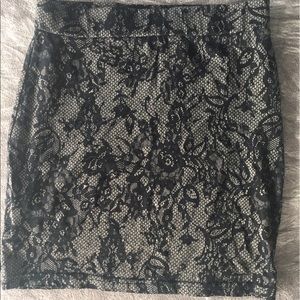Lacy Pattern Stretch Bodycon Mini Skirt