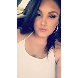 Meet your Posher, Clarissa