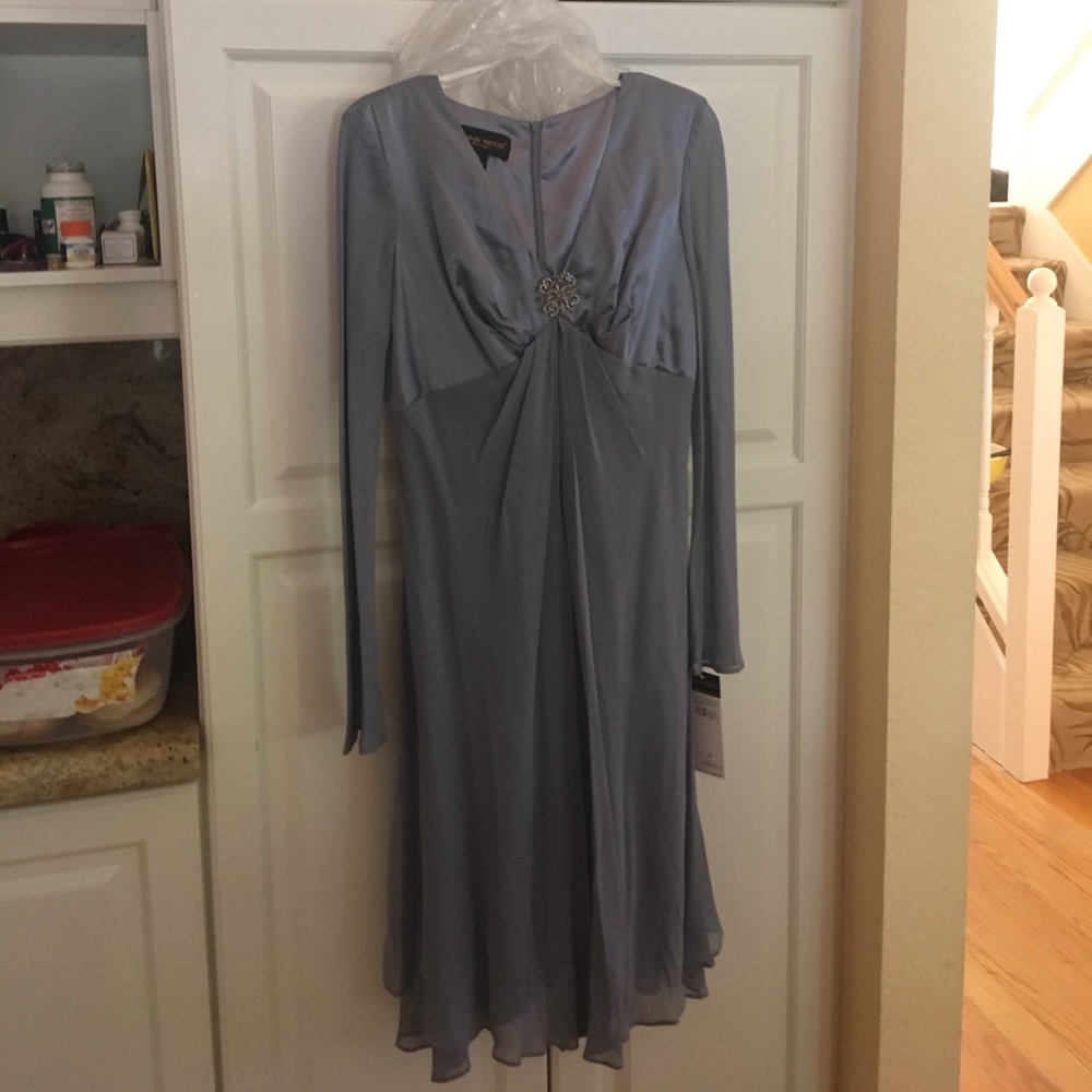 Stunning tea length dress size 8