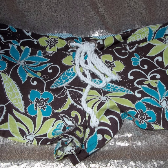 Derek Heart Floral Junior Girls Shorts-Size:XL-NWT - Picture 4 of 7