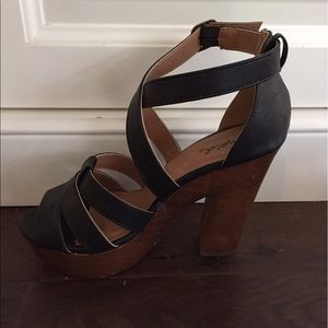 Qupid black platform heels size 7 1/2