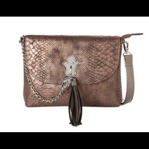 Miss me cross body purse! *EUC*