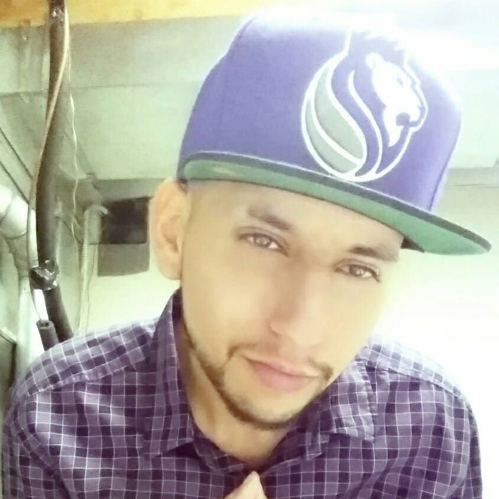 Meet your Posher, Carlos