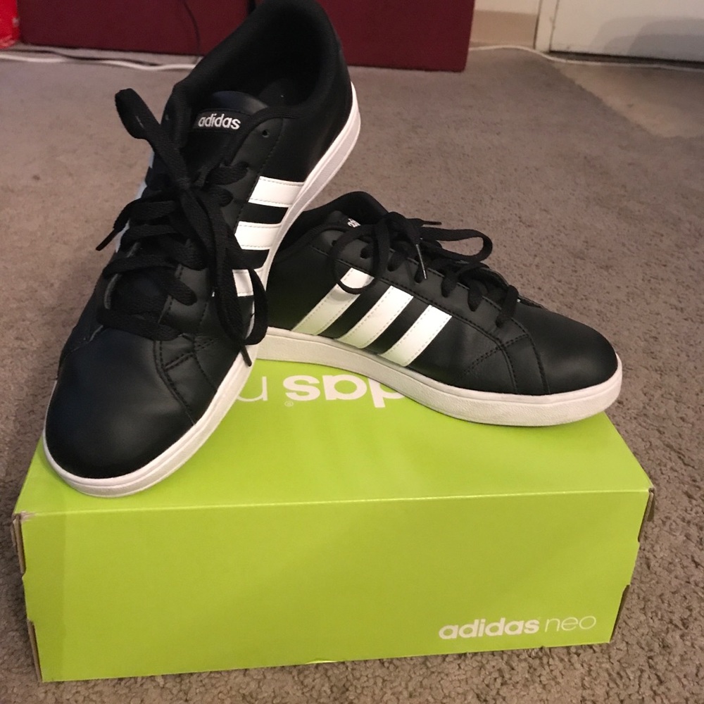🖤Black Adidas neo🖤