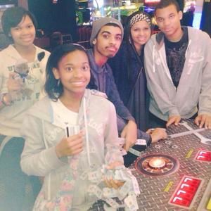 Meet your Posher, Peaches