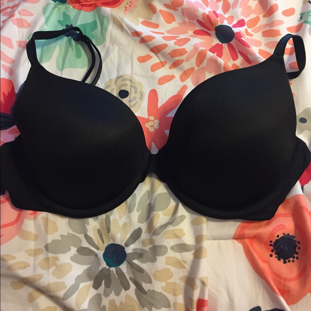 Black VS PINK t-shirt bra