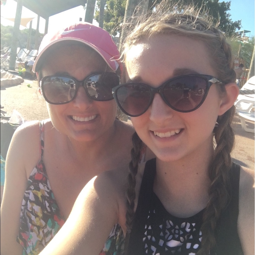 Meet your Posher, Leah