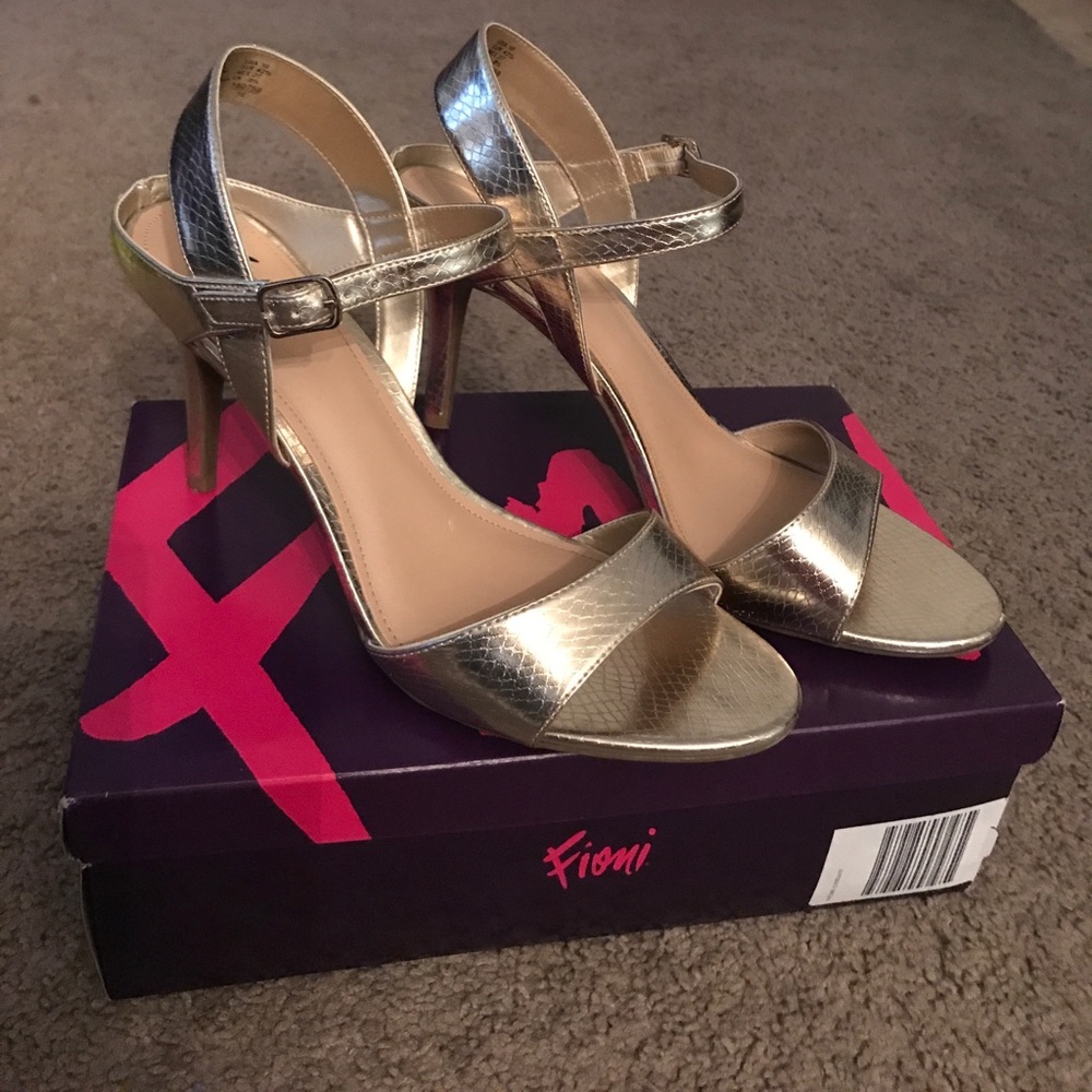 💍Gold heels💍