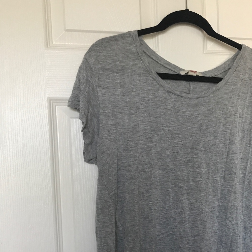 Grey t-shirt
