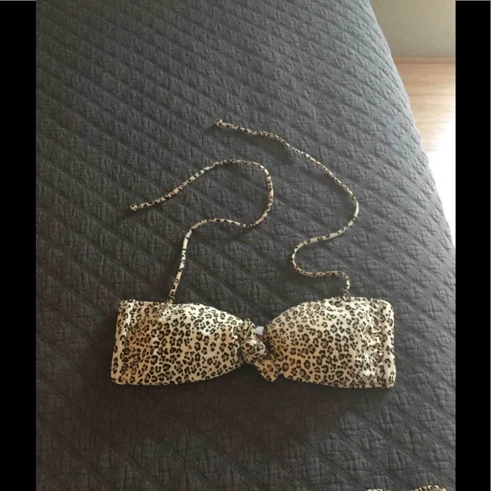 Victoria's Secret animal print 👙 bikini top