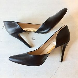 Black matte Mossimo brand pumps