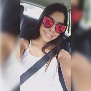 Meet your Posher, Stefania