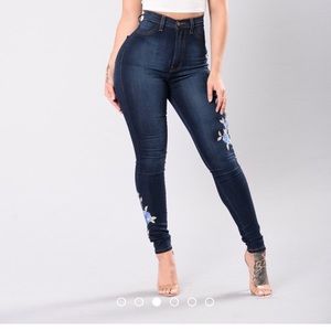 Florals fashion nova jeans🌸