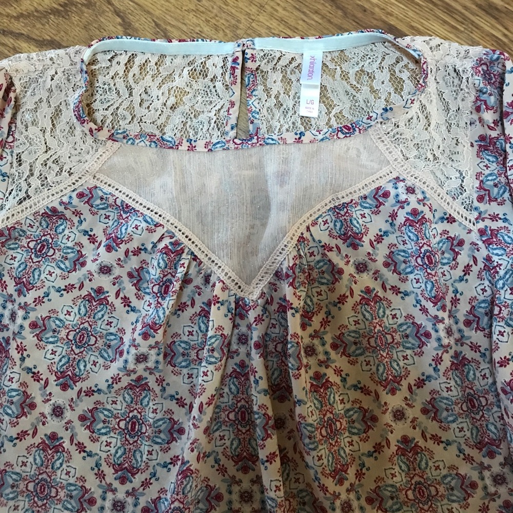 Boho shirt sz L
