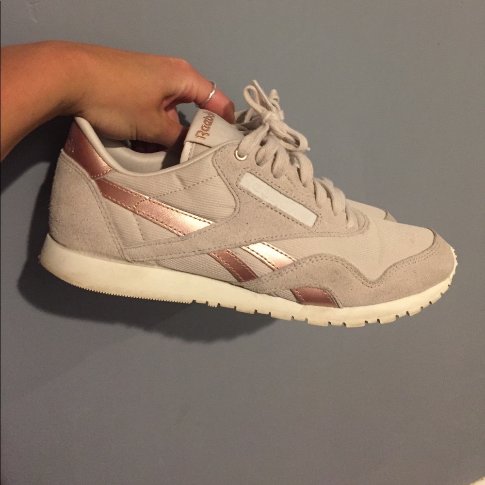 Women's Reebok Shoes Size 7.5