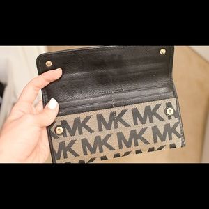 Michael Kors Bags - Michael Kors wallet Michael Kors Bags - Michael Kors wallet