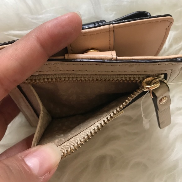 Kate Spade ♠️ - Picture 3 of 8