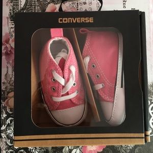 Baby girl pink converse