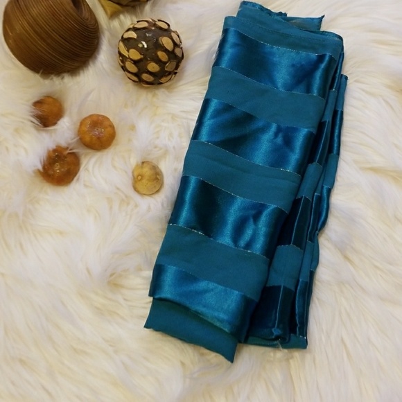 Five scarfs - Picture 1 of 5