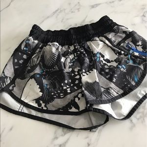 Lululemon shorts size 6