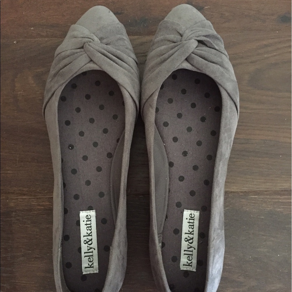 Kelly & Katie grey flats size 8
