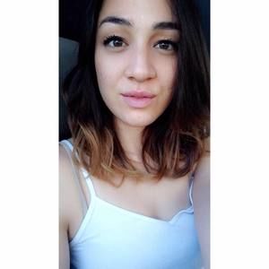 Meet your Posher, Crystal