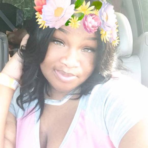 Meet your Posher, Latoya - Picture 1 of 1