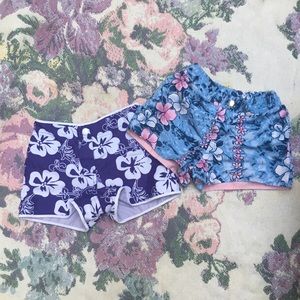 Bundle of 2 reversible summer shorts!! Like New!