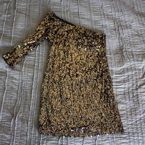 One shoulder sequined dress
