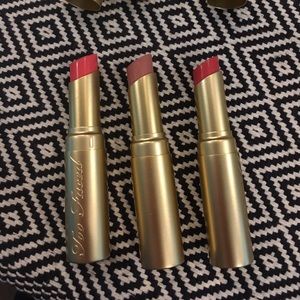 Too faced La Creme lipstick