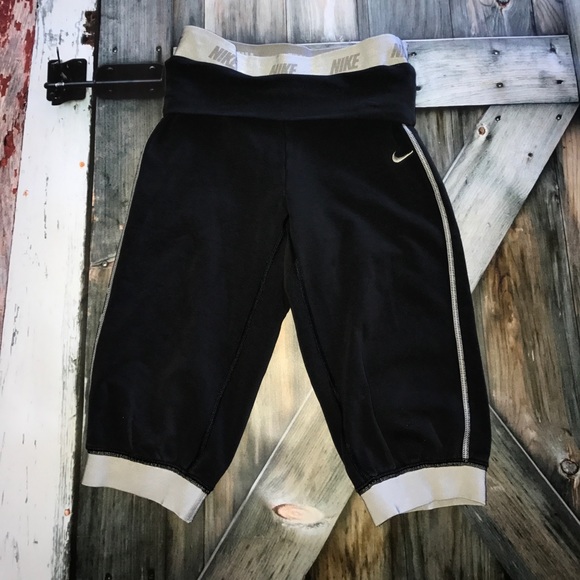 Nike Girls (S) Black Legging Athletic Pant 4025 - Picture 2 of 3