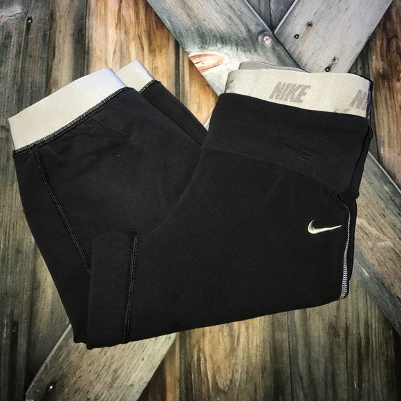 Nike Girls (S) Black Legging Athletic Pant 4025 - Picture 1 of 3