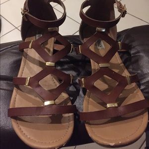 Steve Madden flat sandals