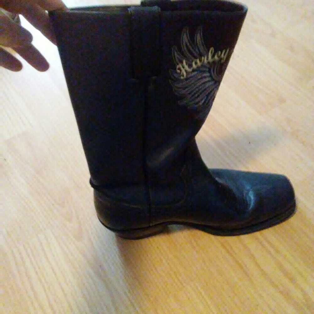 Ladies boots