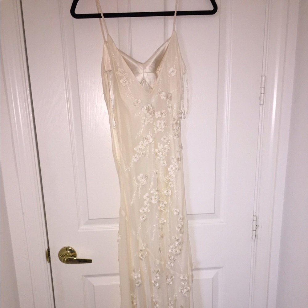 Dress - Picture 3 of 5