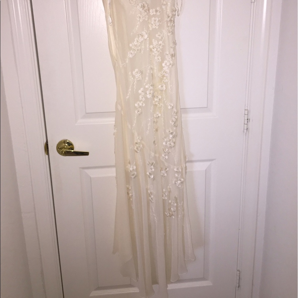 Dress - Picture 4 of 5