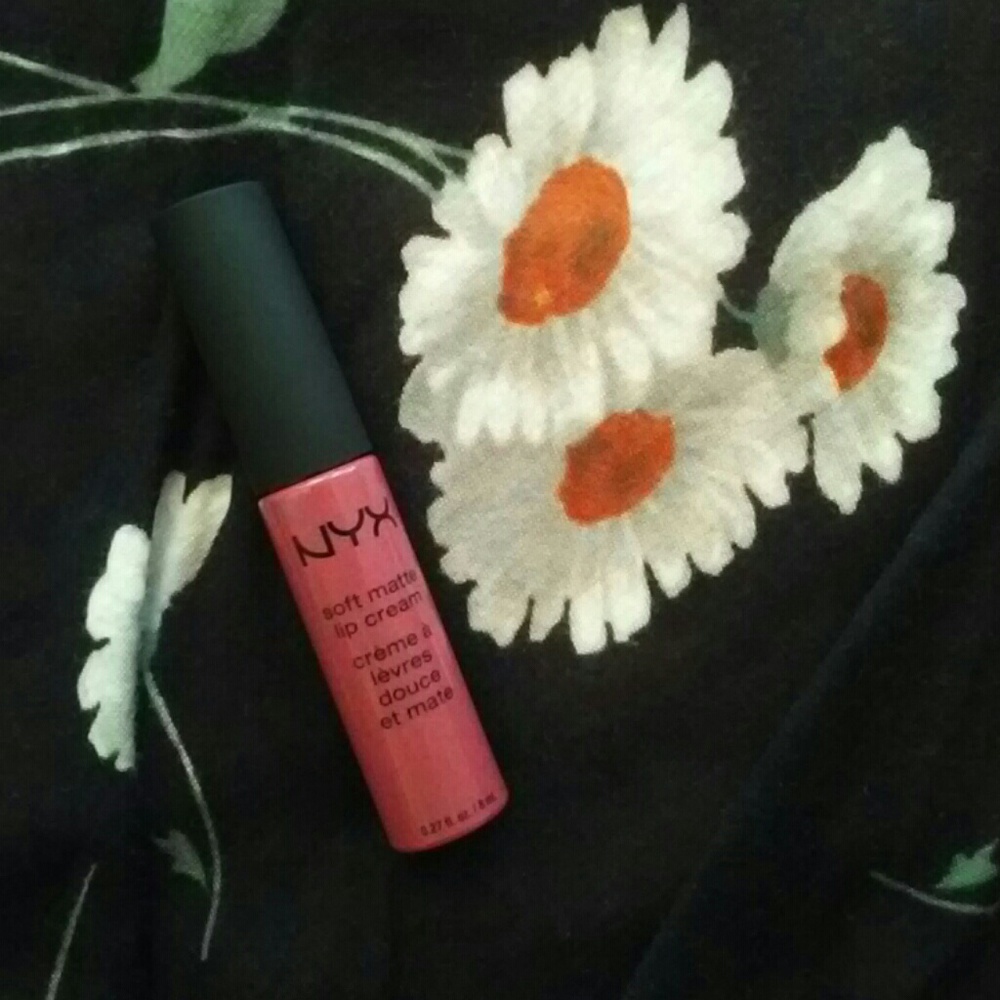 NYX Soft Matte Lip Crème  ×  San Paulo