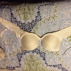 White push-up bra